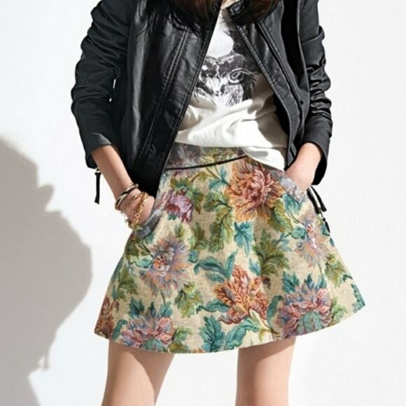 Free People Dresses & Skirts - FREE PEOPLE Tapestry Skirt Cream Green Blue Pink